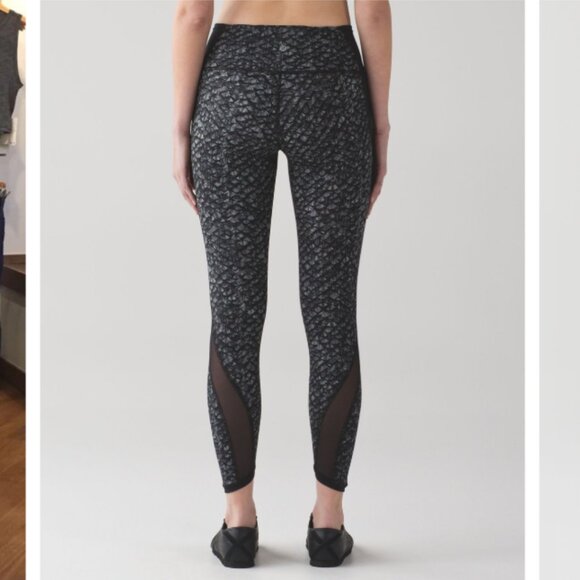 Lululemon Featherlight Tights Leggings W5AHIS | Iridescent Multi Black | Size 6 - Picture 3 of 10